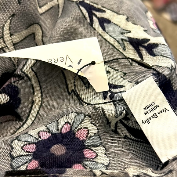 💕 NWT Vera Bradley Scarf Wrap Gray & Navy - Picture 7 of 8